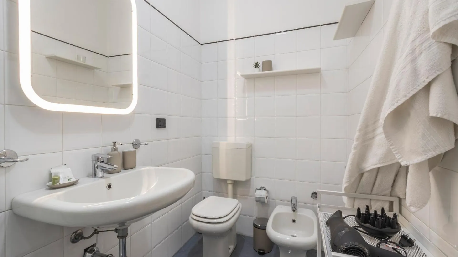 Vista Duomo, 4 Persone, Wifi, Aria Condizionata, Smart Tv Apartment Parma Italy