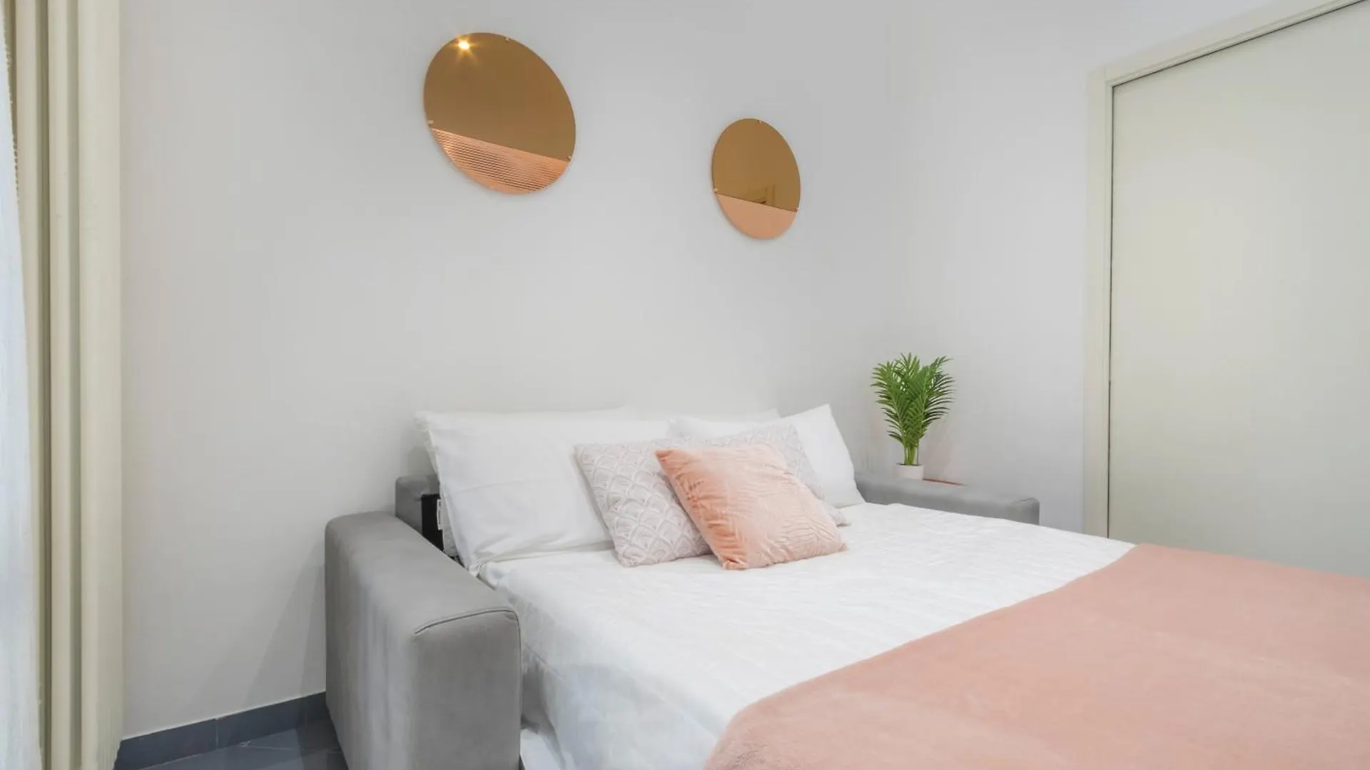Vista Duomo, 4 Persone, Wifi, Aria Condizionata, Smart Tv Apartment Parma Italy